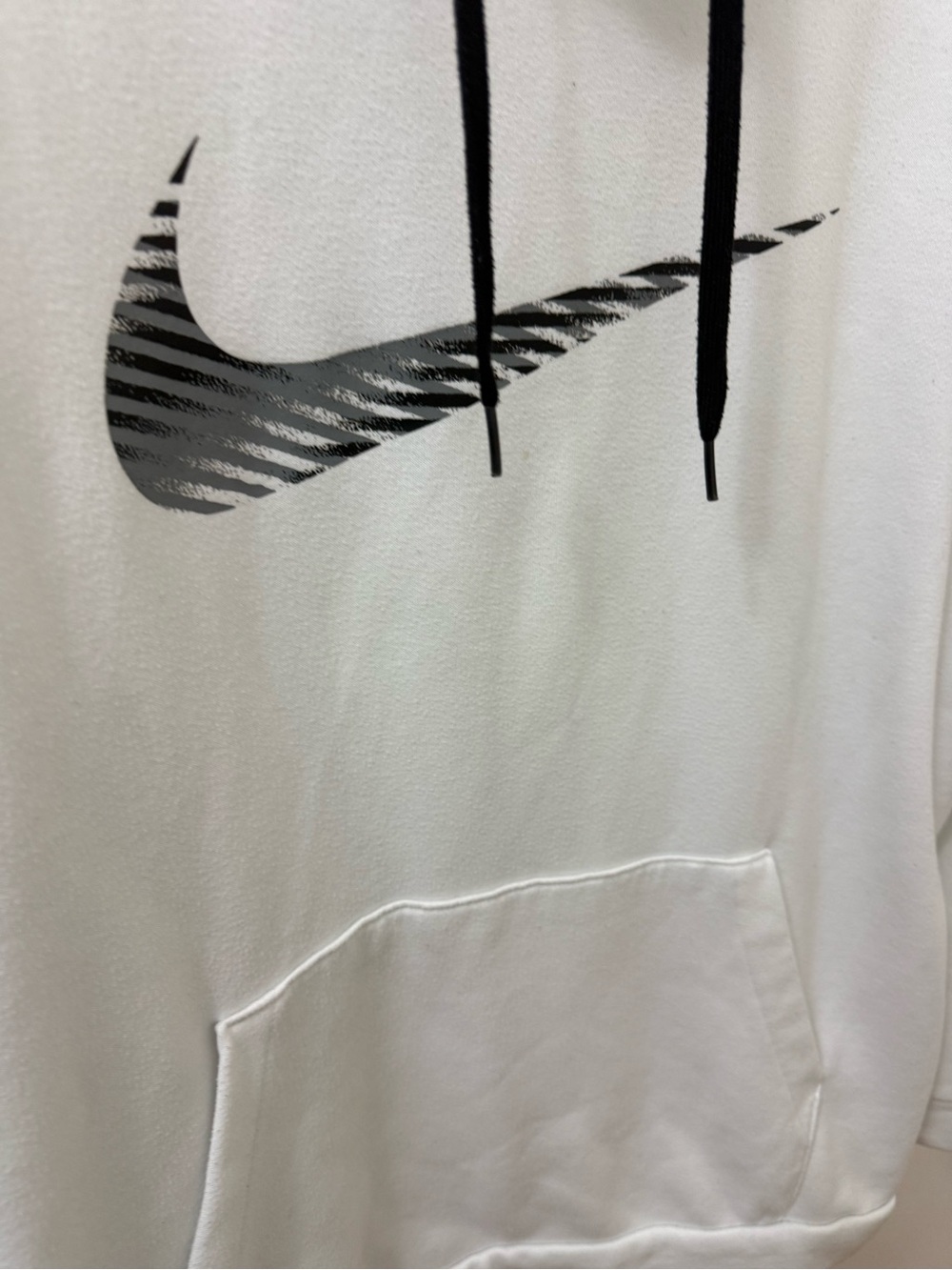 Nike Men’s White Pullover Hoodie with Black Swoosh - Picture 5 of 7